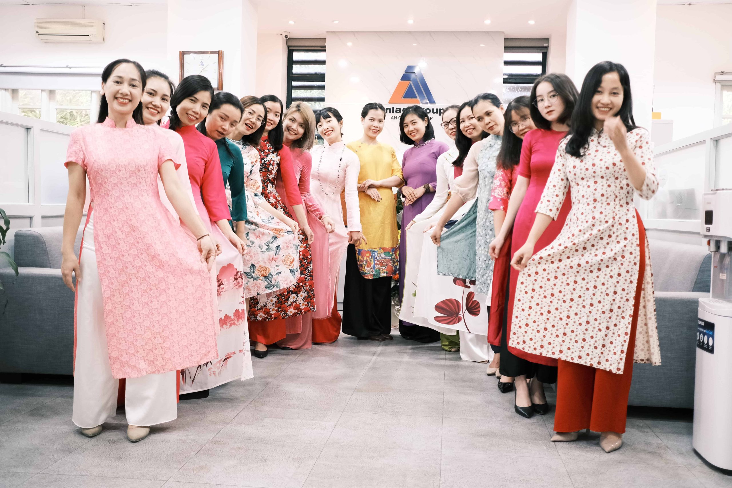 “Ngày hội áo dài” Chào mừng ngày Phụ nữ Việt Nam 20/10 tại Tập đoàn An Lạc