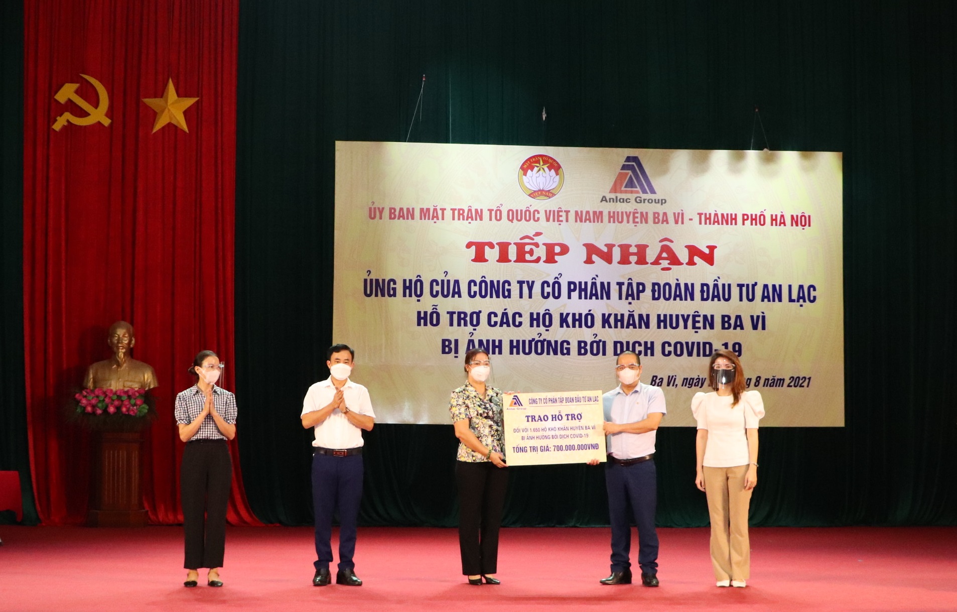 Anlac Group ủng hộ hơn 700 triệu đồng cho các gia đình bị ảnh hưởng bởi dịch Covid-19 tại Huyện Ba Vì